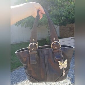 Coach Black Leather Purse with Sleek Design